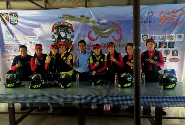 Tujuh Srikandi Women on Wheels Indonesia saat tiba di Lombok Nusa Tenggara Barat