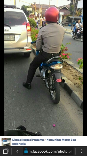 polisi membawa motor tanpa spion dan pla nomor di Lampung