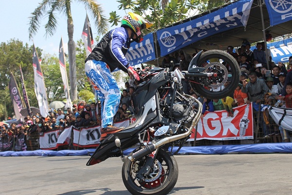 Aksi Wawan Tembong di seri 5 Yamaha Cup Race di Pati Jawa Tengah
