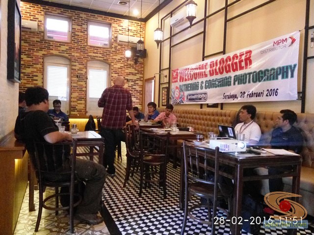 gathering blogger dan PT MPM motor tahun 2016 di cafe Oey (7)