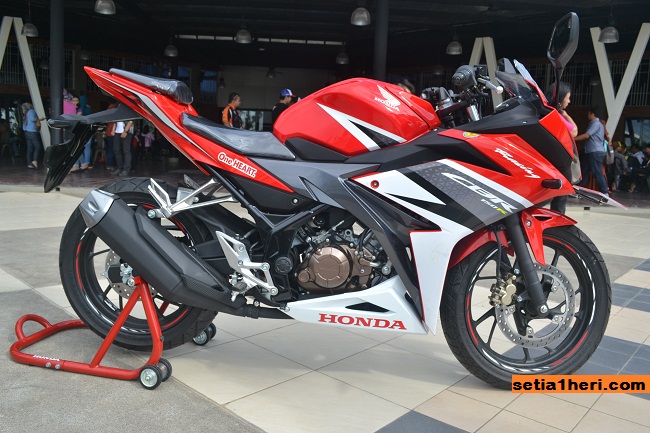 All New CBR150R Racing Red livery 2016 keren