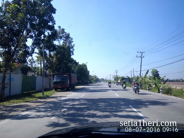 kondisi jalanan mulus Bojonegoro Kalitidu Padangan Ngawi tahun 2016~03