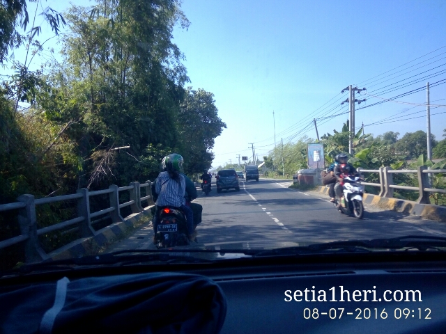 kondisi jalanan mulus Bojonegoro Kalitidu Padangan Ngawi tahun 2016~04