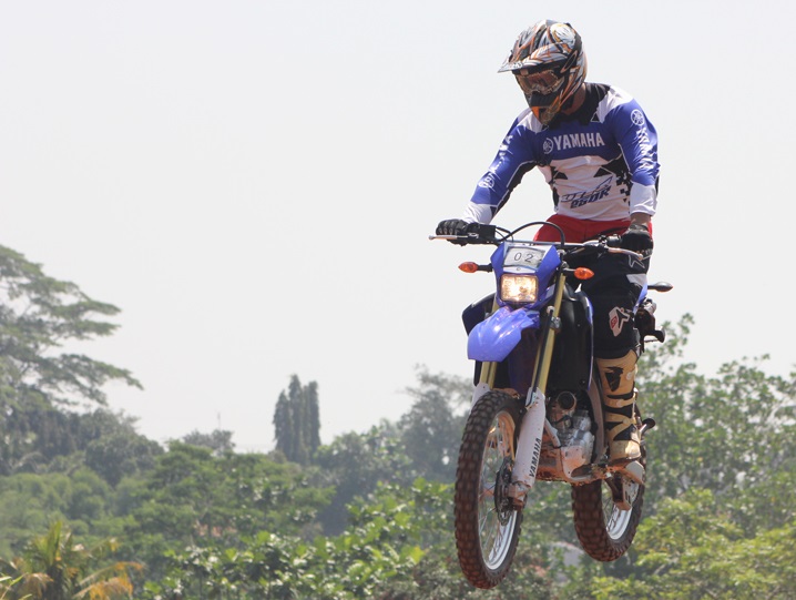 Test ride Yamaha WR250R di sirkuit PPC Motocross Pondok Cabe Tangerang Selatan (3)