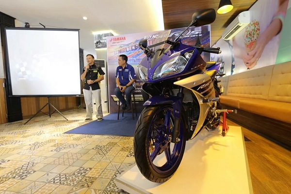 YZF-R15 Racing Blue tahun 2016