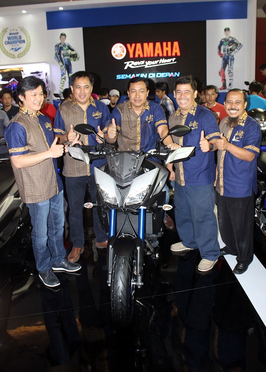 Management PT Yamaha Indonesia Motor Manufacturing (YIMM) dalam peluncuran MT-09 Tracer di event Indonesia International Motor Show (IIMS) 2016