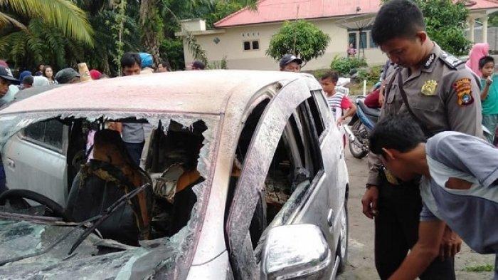 Mengisi BBM sambil merokok, mobil Agya tersulut dan terbakar di Kepulauan Bangka Belitung