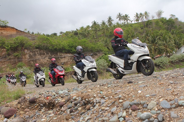 Turing Honda PCX libas Pulau Flores hingga Pulau Bali
