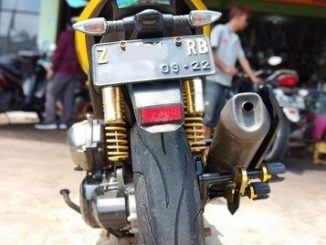 Cara memotong spatbor belakang motor Yamaha Aerox agar rapi dan halus brosis (5)