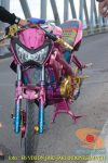 Kumpulan gambar modifikasi Yamaha Vixion warna pink brosis