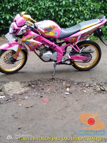 Kumpulan gambar modifikasi Yamaha Vixion warna pink brosis