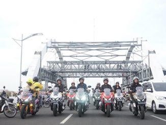 lady biker Honda ADV150 city rolling keliling Kota Surabaya tahun 2019 (3)