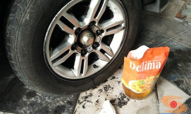 Kegunaan minyak goreng untuk membersihkan cat karet carlass pada mobil