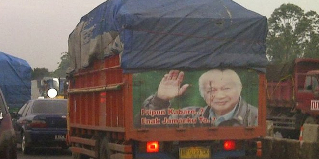 gambar lukisan tokoh dan kata inspiratif pada bokong truk Indonesia (5)