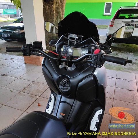 Ganti stang Yamaha XMAX dengan stang fatbar atau stang jepit brosis