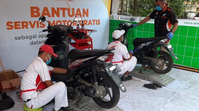 CSR MPM Honda Jatim Berbagi servis motor dan ganti oli gratis untuk 250 tenaga medis di rumah sakit Malang (1)