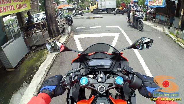 Njajal Numpak Honda CBR150R terbaru 2021 ke Gelora Bung Tomo dan Gelora Joko Samudro Gresik (4)