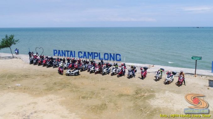 Kopdargab ke-4 biker Honda PCX Jawa Timur 2021 di Pantai Camplong, Madura