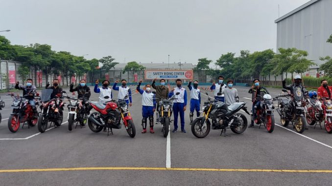 Komunitas Honda CB150R dapat Training Safety Riding Motor All New CB150R 2021 dari MPM Honda Jawa Timur