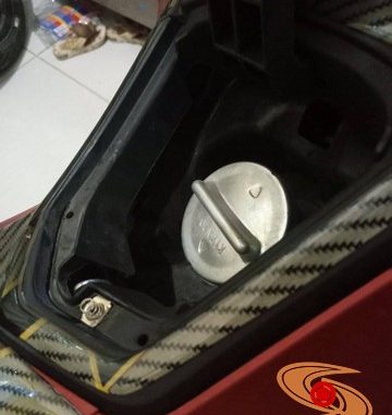 Cara mengatasi susah buka cover tangki BBM Honda PCX
