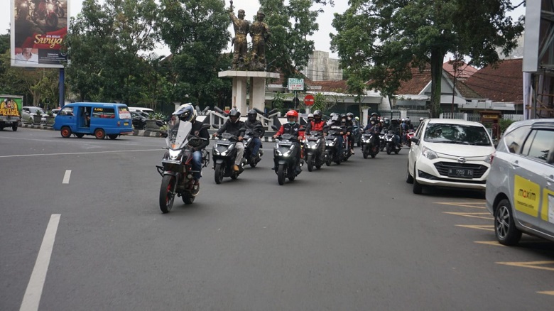 Ramadhan Ngabuburide 2022, 3500 Konsumen memotoran bersama Skutik Premium Honda di Jawa Timur