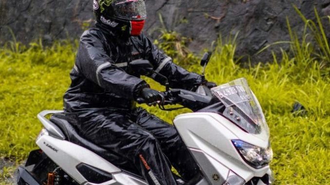 Tips Berkendara di Musim Hujan dengan Sepeda Motor Matik dari Yamaha