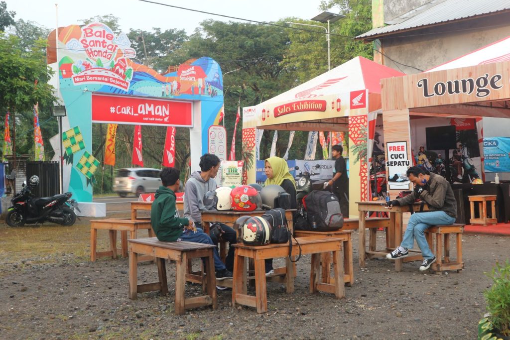 3 Balai Santai Honda Jalur Jawa Timur ramai dikunjungi pemudik gans...
