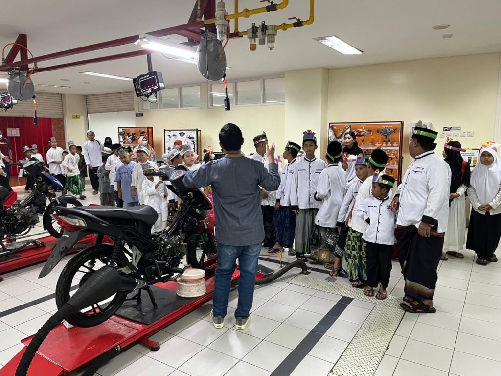 MPM Honda Jatim bersama MPM Insurance gelar Ngabuburite Ramadan Bersama Anak Yatim