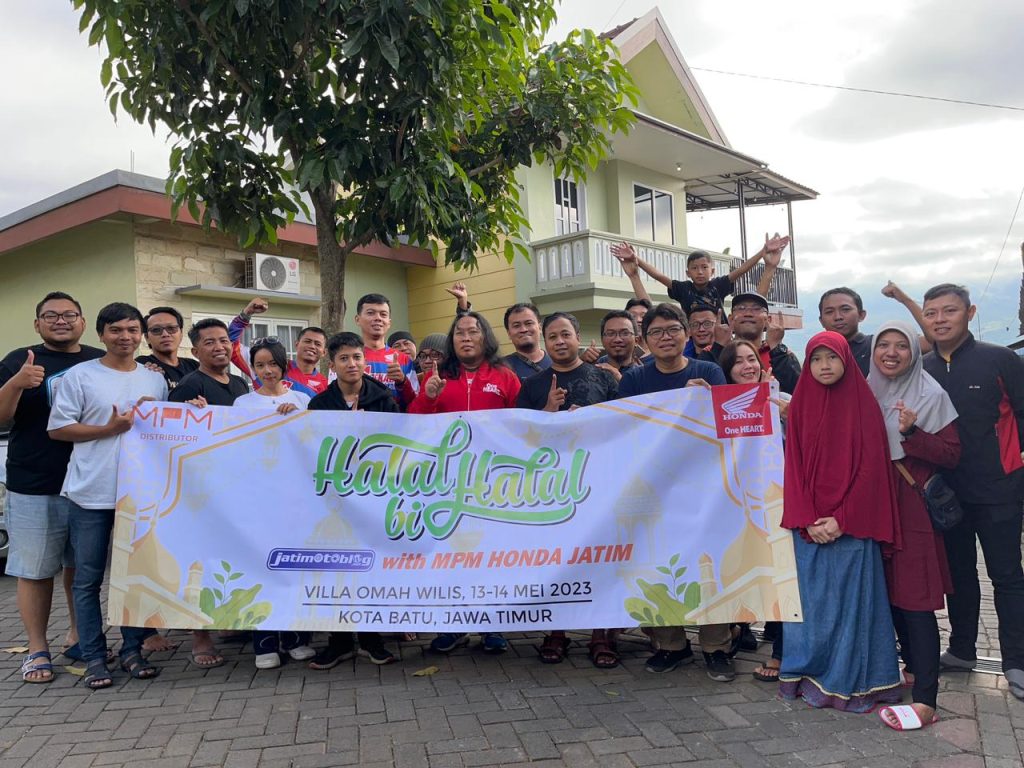 Halal Bihalal Jatimotoblog 2023 di Batu, Jawa Timur...mampir ke pasarean mbah Wiro