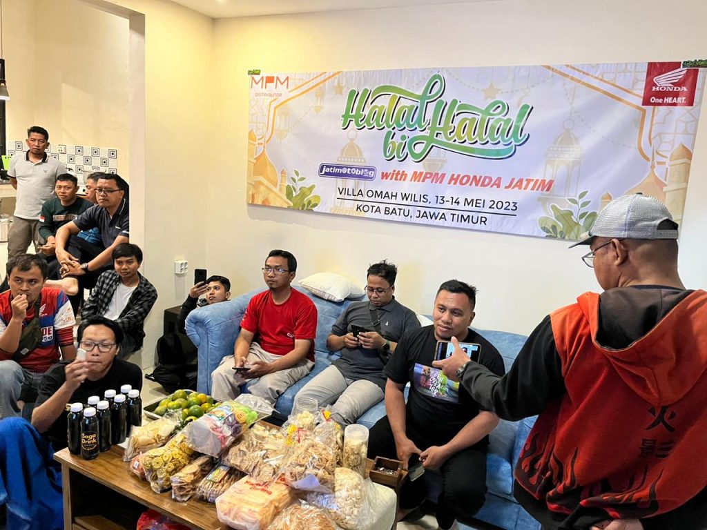 Halal Bihalal Jatimotoblog 2023 di Batu, Jawa Timur...mampir ke pasarean mbah Wiro