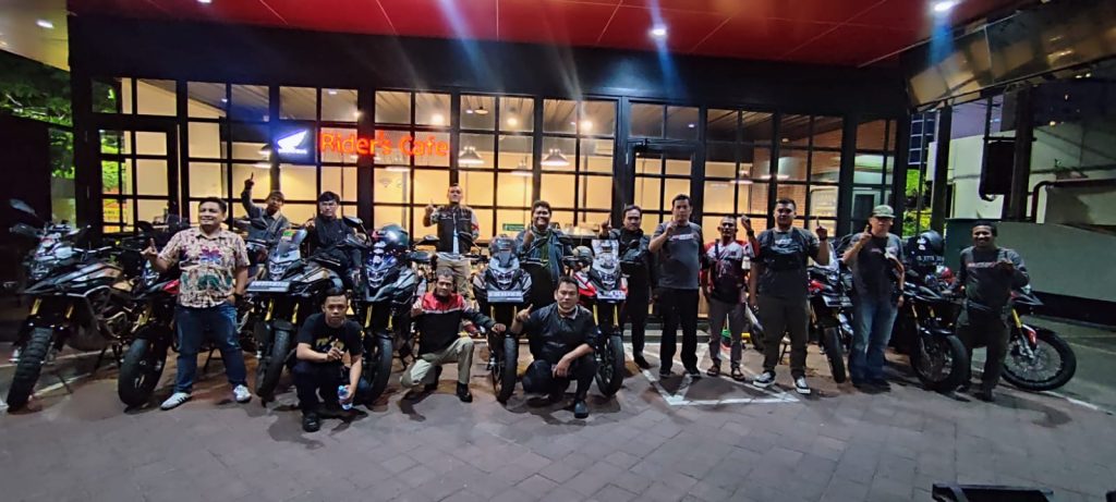 Komunitas Honda CB150X Surabaya dan Sidoarjo gelar kopdar di MPM Riders Cafe