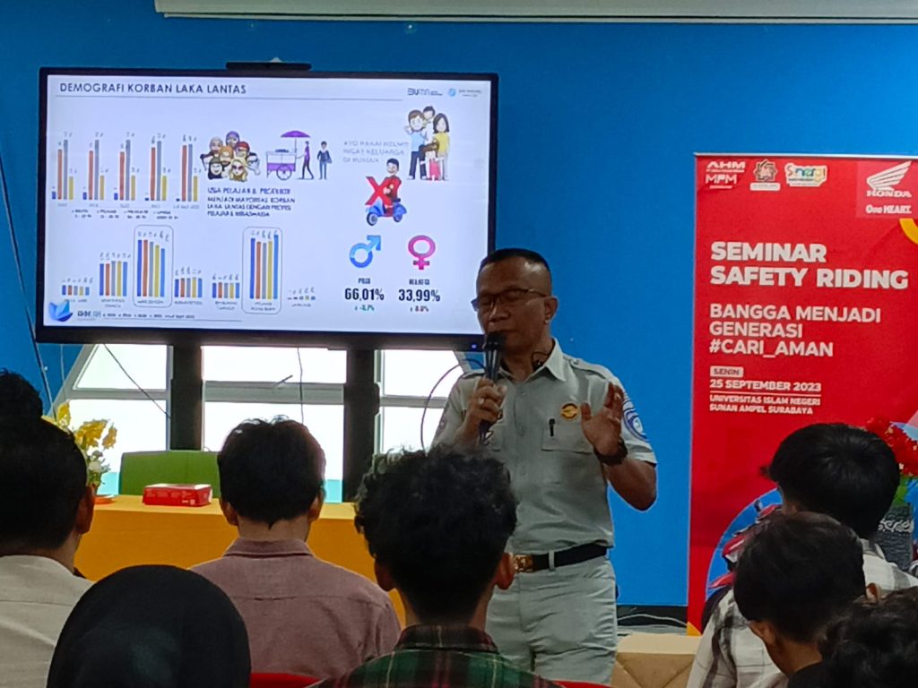 MPM Honda Jatim Gelar Seminar Safety Riding di UINSA Surabaya dan  UWG Malang