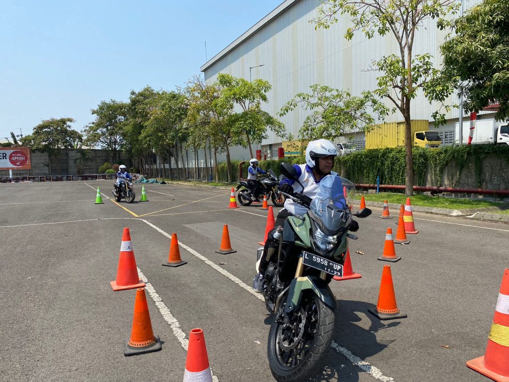 Bikers Big Bike Honda ikuti #Cari_Aman Berkendara di MPM Safety Riding Center