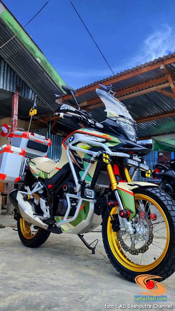 Modif ganteng Honda CB150X asal Papua, pakai pannier gans...