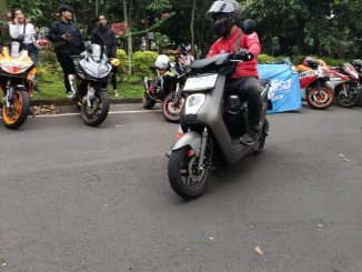 Komunitas biker CBR 250 RR Malang Berbagi Kebaikan Ramadhan dan Jajal Honda EM1 e brosis